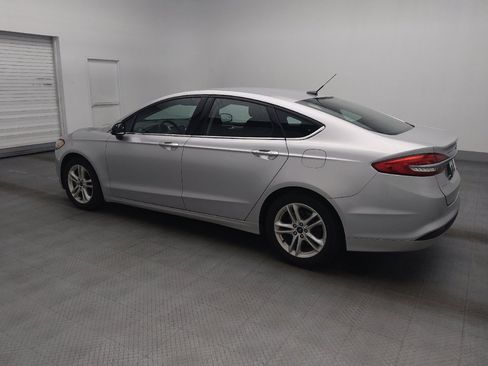 Used 2018 Ford Fusion SE w/ Fusion SE Technology Package FWD image 3