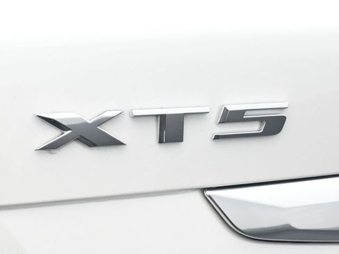 Certified 2023 Cadillac XT5 Luxury image 21