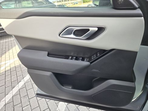 Used 2025 Land Rover Range Rover Velar Dynamic SE image 23