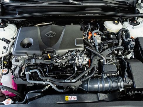 Used 2025 Toyota Camry LE image 14