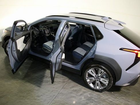 Used 2023 Subaru Solterra AWD image 5