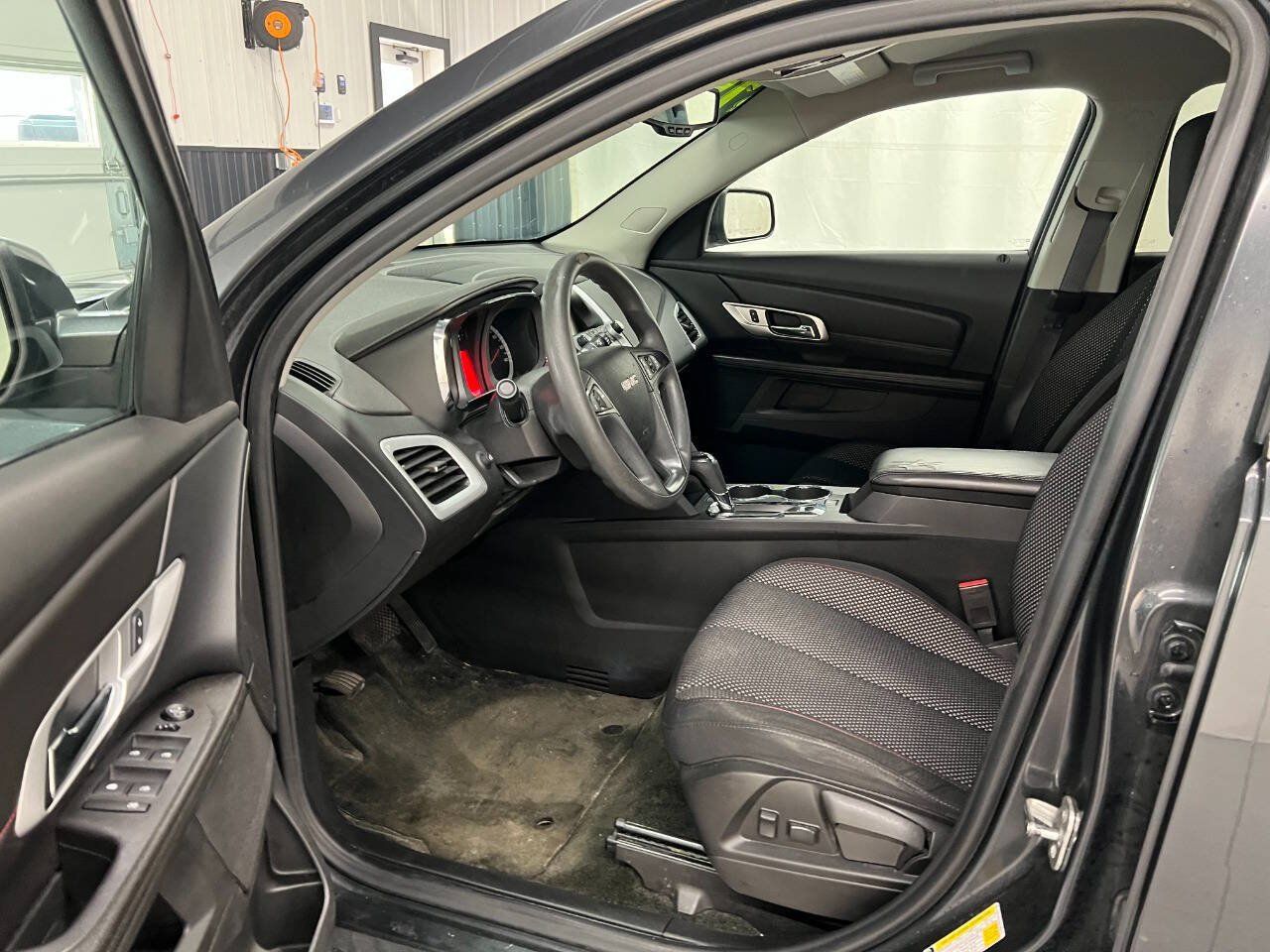 Used 2017 GMC Terrain SLE AWD/4WD image 7