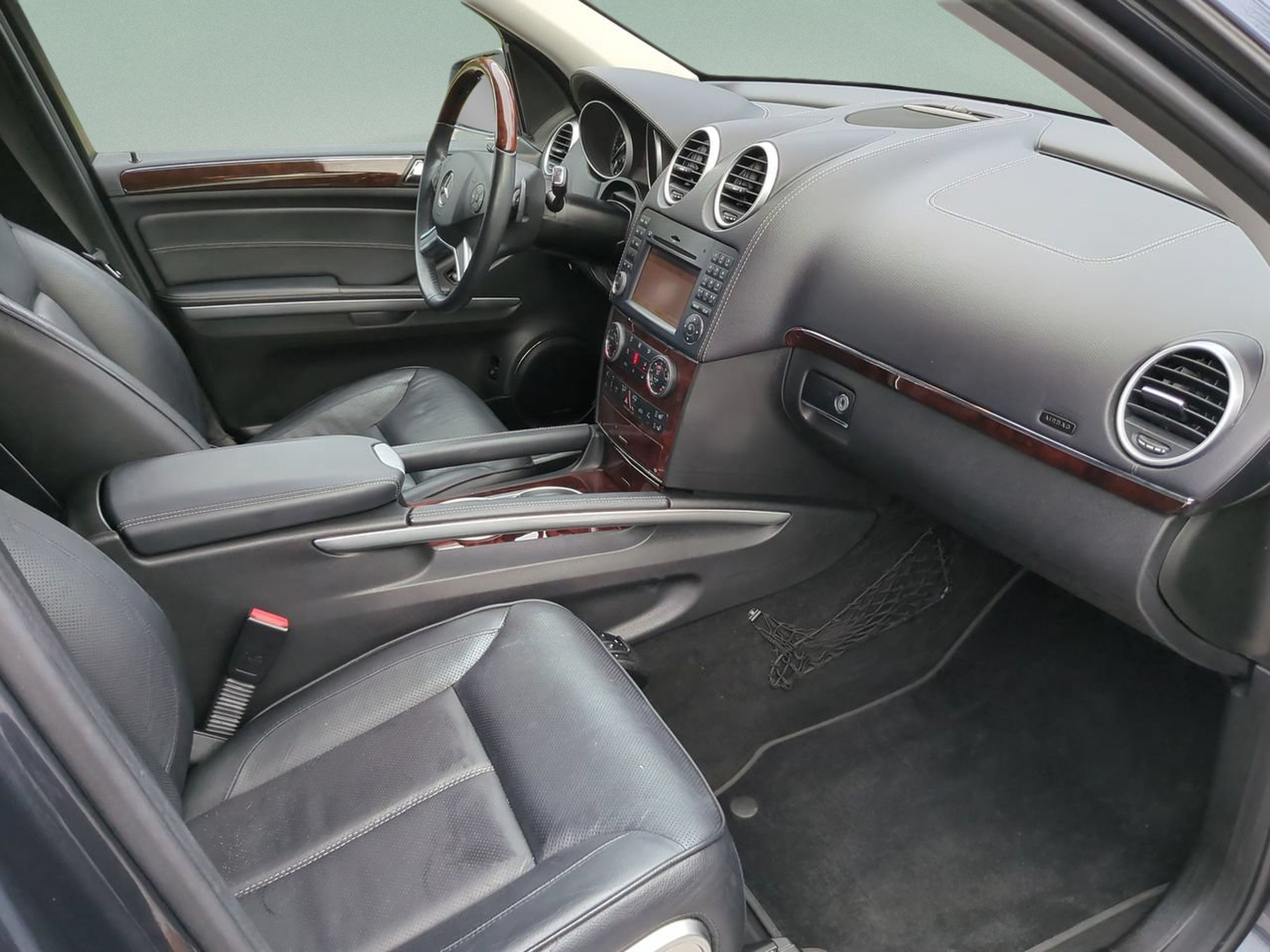 Used 2011 Mercedes-Benz GL 550 4MATIC image 20