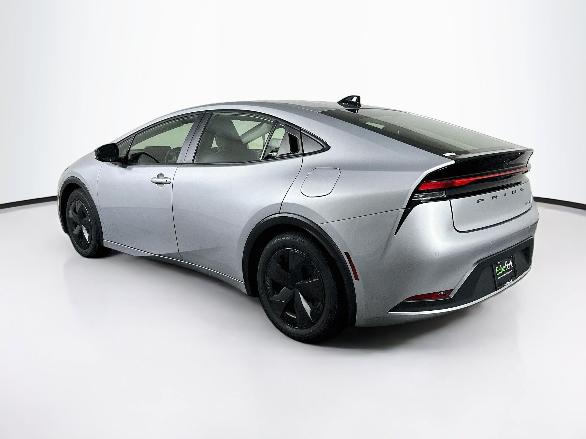 Used 2026 Toyota Prius LE FWD image 5