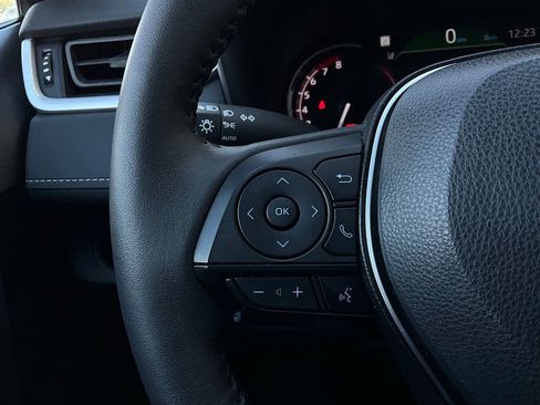 Used 2025 Toyota RAV4 XLE image 34