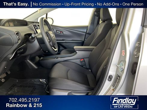 Used 2021 Toyota Prius LE image 11