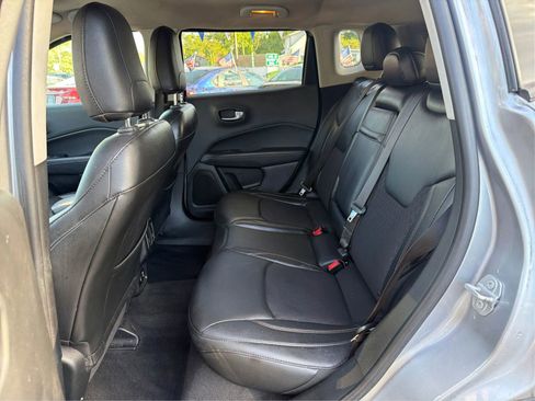 Used 2018 Jeep Compass Latitude w/ Popular Equipment Group AWD/4WD image 10