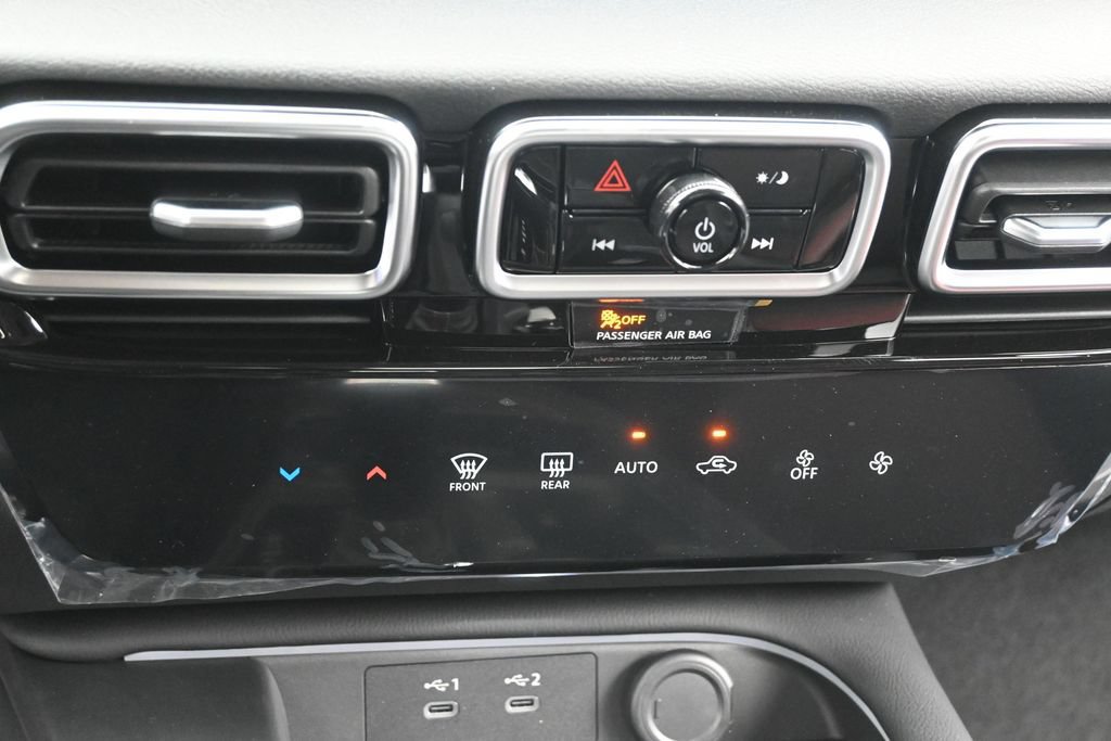 New 2026 Nissan Sentra SR w/ Floor Mat Package FWD image 11
