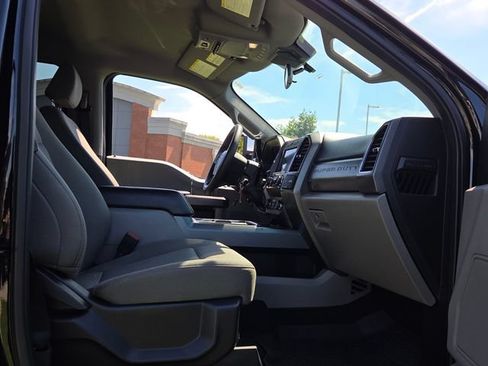 Used 2021 Ford F250 XLT w/ XLT Premium Package AWD/4WD image 16