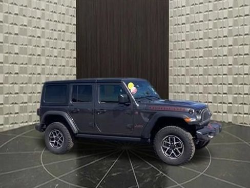 Certified 2025 Jeep Wrangler Unlimited Rubicon AWD/4WD image 2
