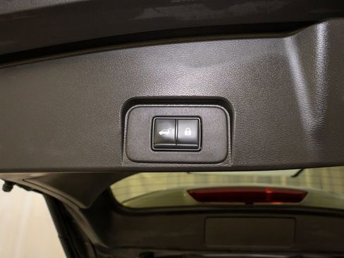 Used 2022 Nissan Rogue SV w/ SV Premium Package image 7