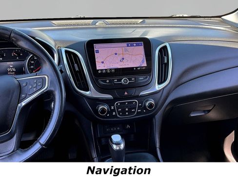 Used 2019 Chevrolet Equinox LT w/ Sun & Navigation Package FWD image 9