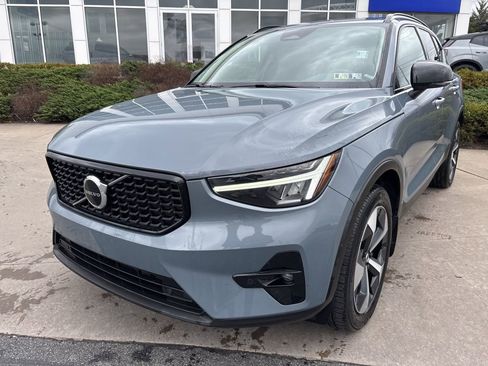 Certified 2023 Volvo XC40 B5 Plus w/ Protection Package Premier image 2