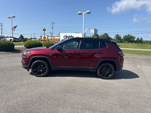 Used 2022 Jeep Compass Latitude AWD/4WD image 7