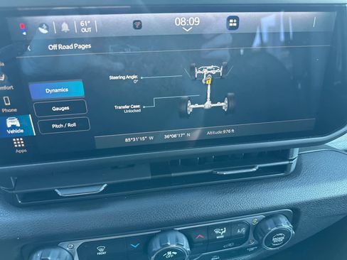 Used 2025 Jeep Gladiator Sport AWD/4WD image 20