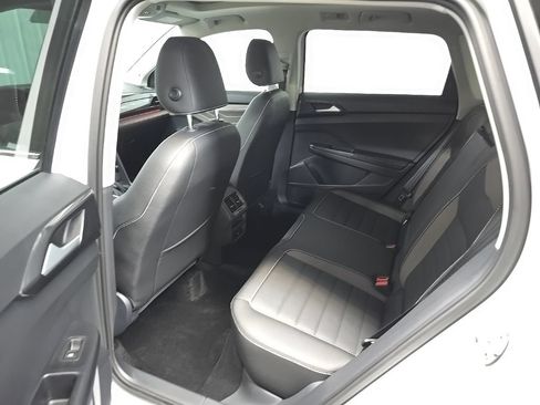 Used 2024 Volkswagen Taos SEL AWD/4WD image 32