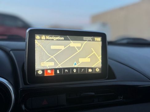 Used 2018 FIAT 124 Spider Lusso w/ Navigation & Sound Group image 13