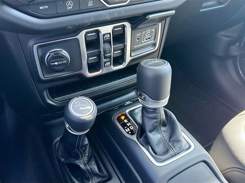 New 2026 Jeep Gladiator Mojave AWD/4WD image 17
