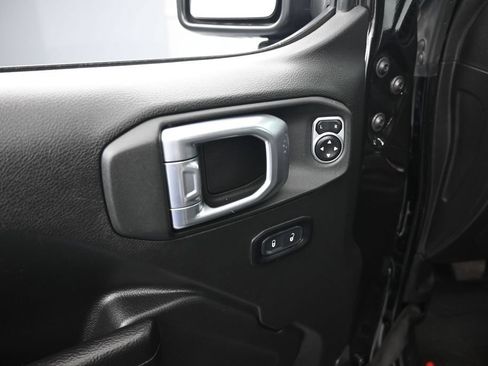Used 2024 Jeep Wrangler Unlimited AWD/4WD image 10