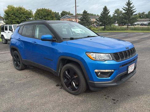 Used 2019 Jeep Compass Latitude AWD/4WD image 8
