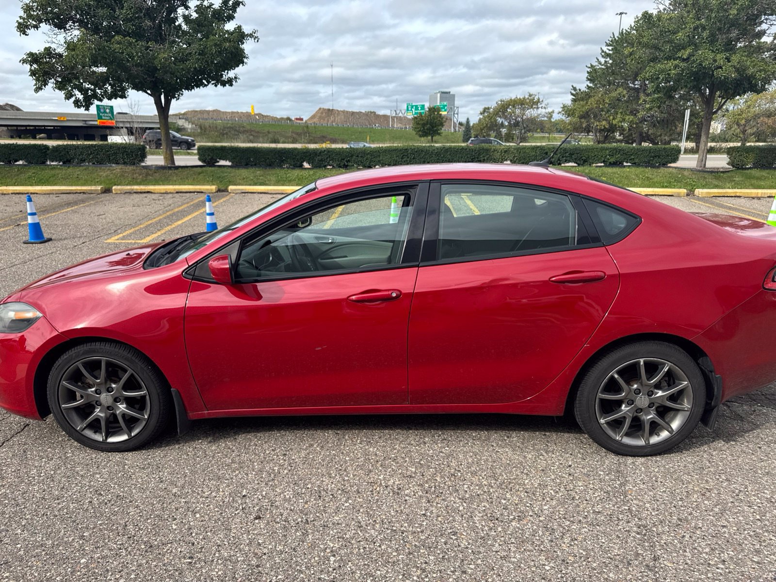 Used 2013 Dodge Dart SXT FWD image 2