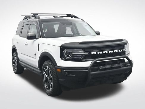 Used 2023 Ford Bronco Sport Outer Banks w/ Tech Package AWD/4WD image 3