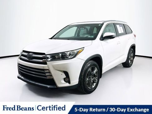 Used 2018 Toyota Highlander Limited Platinum image 3