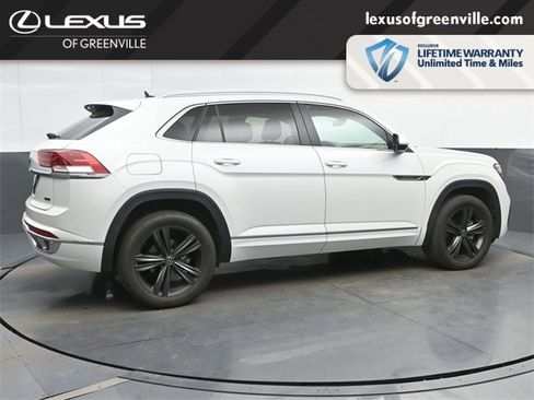 Used 2022 Volkswagen Atlas Cross Sport SEL R-Line image 8