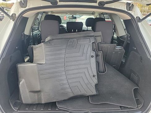 Used 2019 Nissan Pathfinder SV w/ SV Tech Package image 19