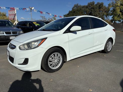 Used 2014 Hyundai Accent GLS image 1