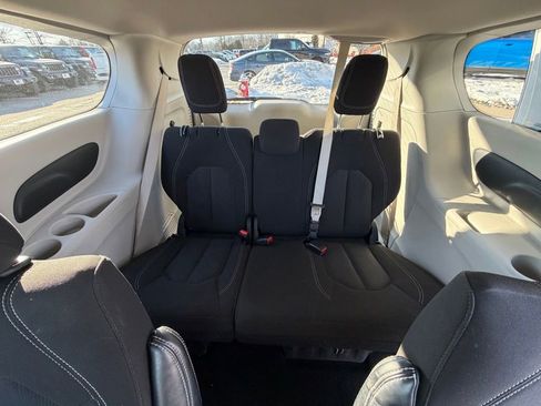 Certified 2022 Chrysler Voyager LX image 18