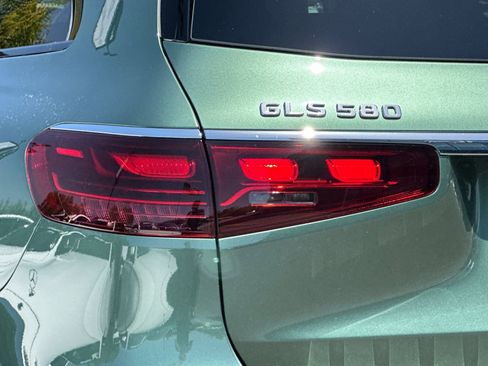 New 2026 Mercedes-Benz GLS 580 4MATIC image 33