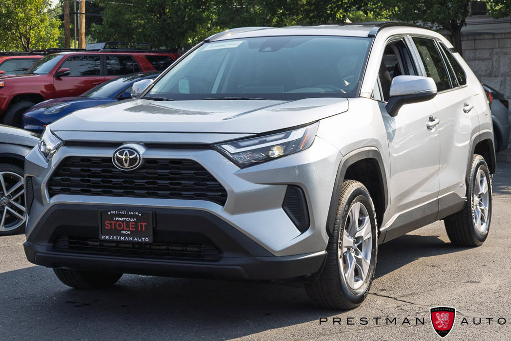 Used 2025 Toyota RAV4 XLE AWD/4WD image 13