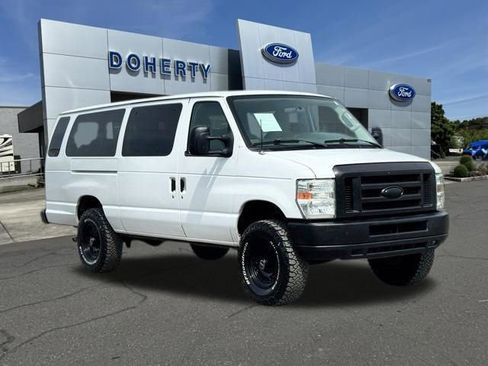 Used 2014 Ford E-350 and Econoline 350 XLT RWD image 4