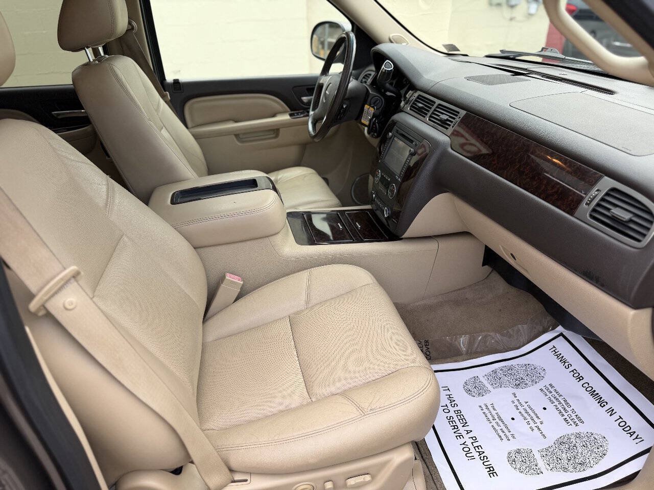 Used 2012 GMC Yukon XL Denali AWD/4WD image 21