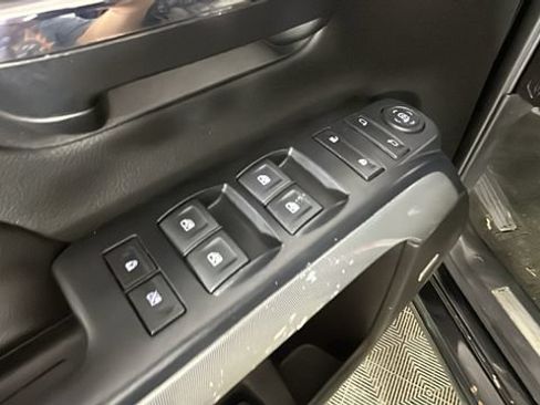 Used 2018 Chevrolet Silverado 1500 LT w/ All Star Edition AWD/4WD image 10