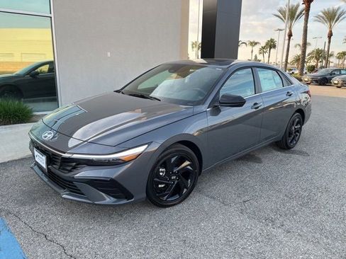 New 2026 Hyundai Elantra SEL Sport Premium image 2