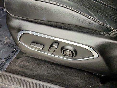 Used 2022 Jeep Wagoneer Series II w/ Premium Group I AWD/4WD image 12