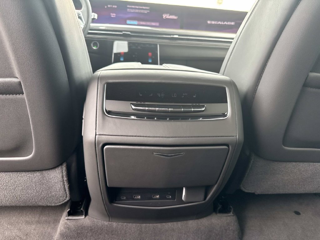 New 2026 Cadillac Escalade Platinum Sport AWD/4WD image 16