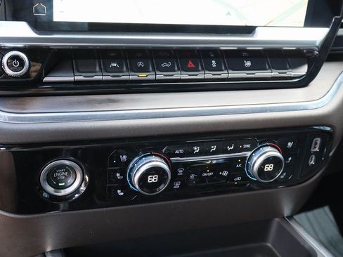 Certified 2023 GMC Sierra 1500 SLT w/ SLT Premium Package AWD/4WD image 18