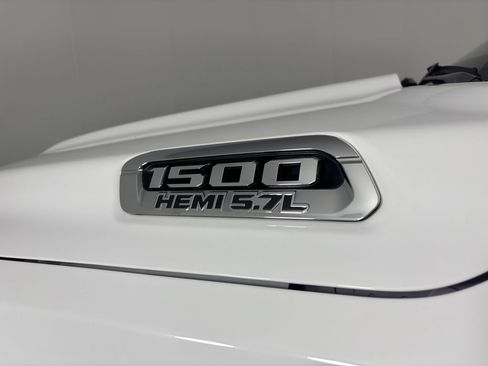 Used 2022 RAM 1500 Big Horn AWD/4WD image 16