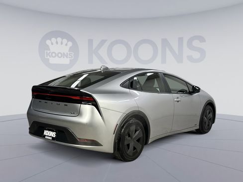 Used 2024 Toyota Prius LE image 12