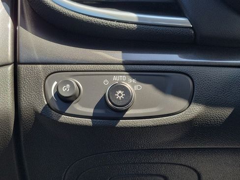 Certified 2022 Buick Encore Preferred w/ Safety Package FWD image 25