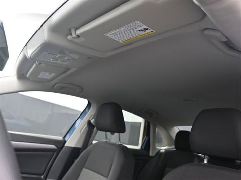 Used 2021 Volkswagen Jetta S image 2