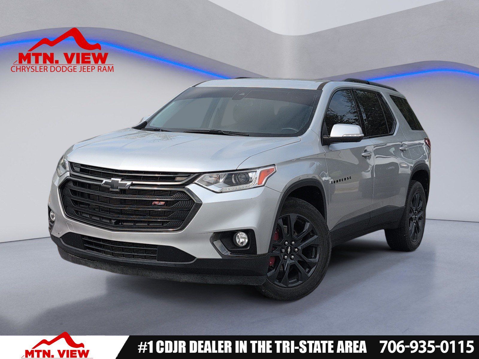 Used 2021 Chevrolet Traverse RS FWD image 1