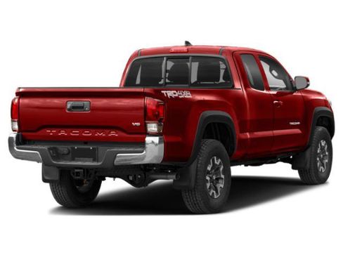 Used 2018 Toyota Tacoma TRD Off-Road image 2