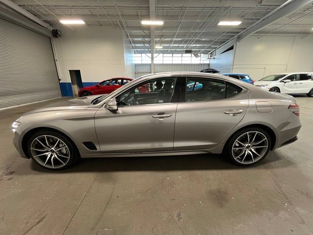Used 2025 Genesis G70 2.5T RWD image 6