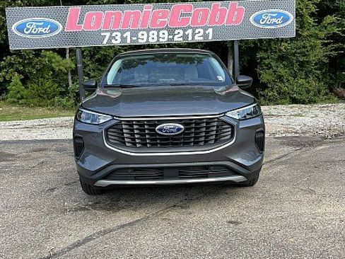 Used 2026 Ford Escape Active w/ Cold Weather Package FWD image 2