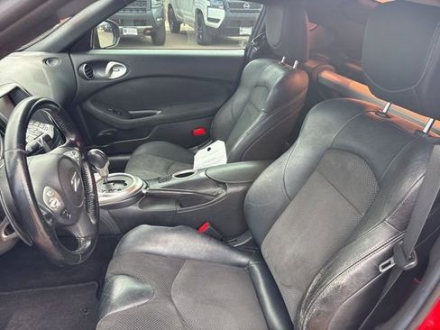 Used 2015 Nissan 370Z Touring image 18
