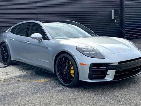 New 2026 Porsche Panamera GTS image 12